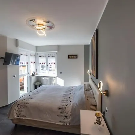 Апартаменты Maison Montironi -luxury Estate- Via Medail 9