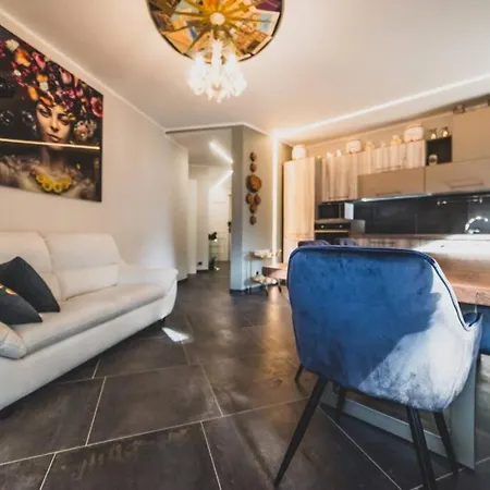 Апартаменты Maison Montironi -luxury Estate- Via Medail 9 Бардонеккия